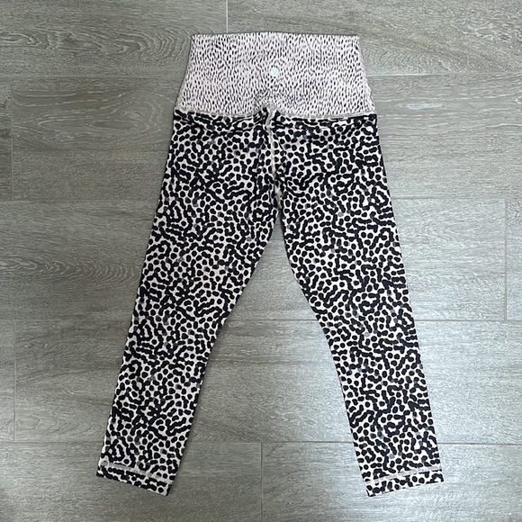Lululemon Leopard Print Cropped Legging - Picture 3 of 7
